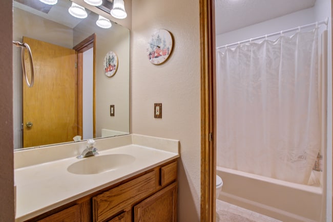 Photo - 175 Heather Dr