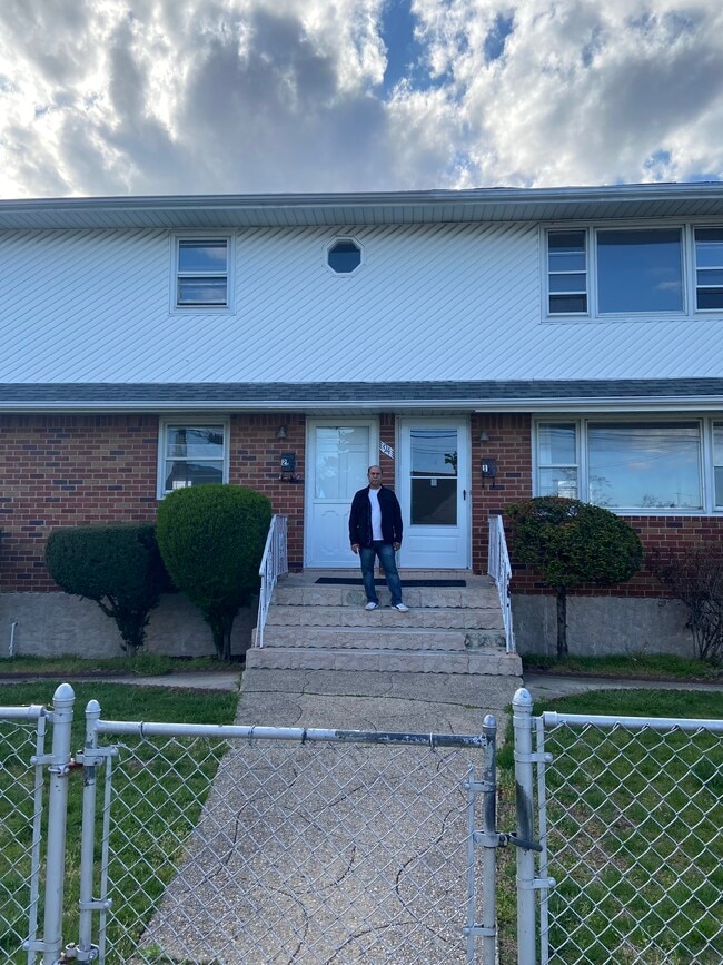 More photos to come after upgrading of apartment. - 94 Emporia Ave Unit 2ndfloor