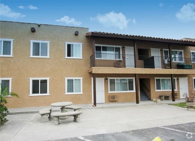 Building Photo - 7862 2nd St Rental