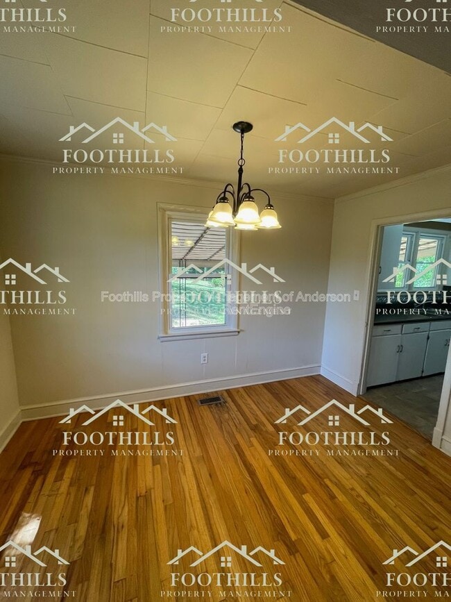 Photo - 4100 Standridge Rd
