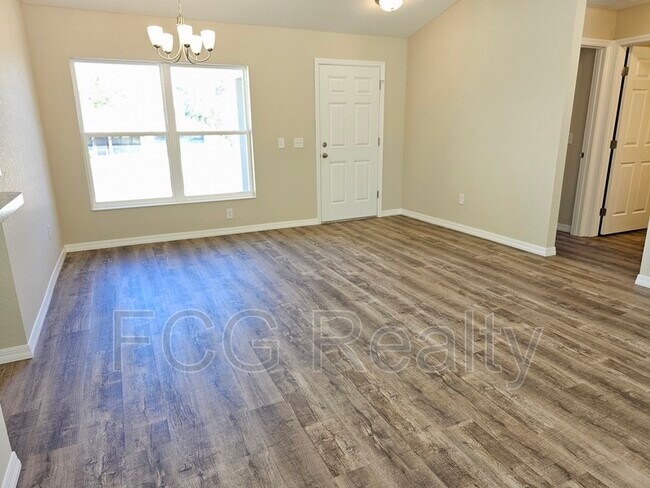 Photo - 15018 SW 48th Ave