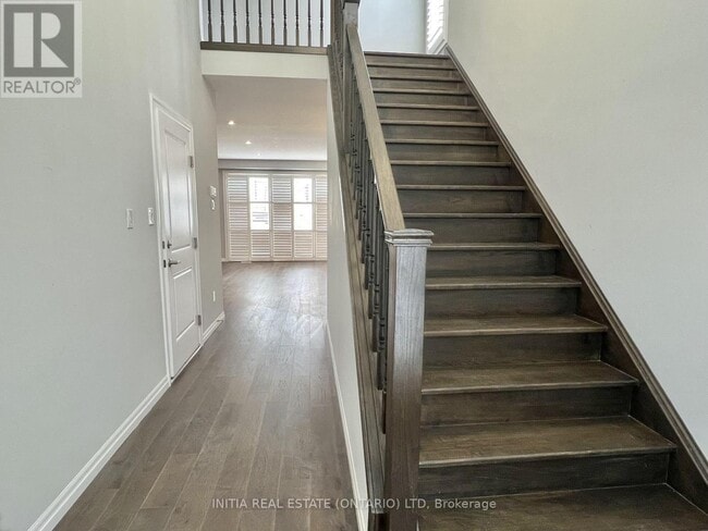 Photo - 1820 Canvas Way