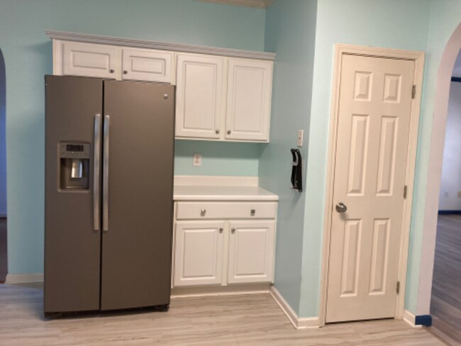 Photo - 537 Treymoor Lake Cir