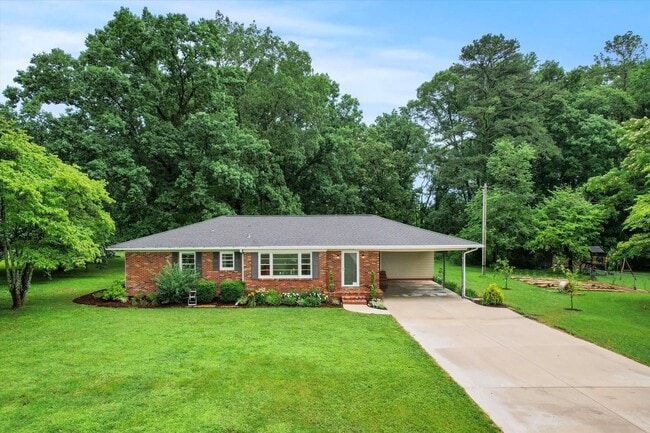 Country setting with City Convenience! - Country setting with City Convenience! House