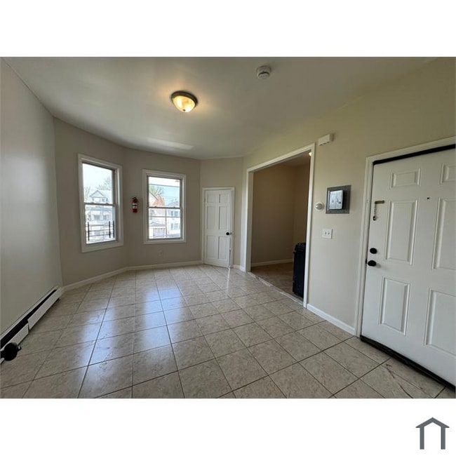 Photo - 142 Johnson Ave Unidad 4BR