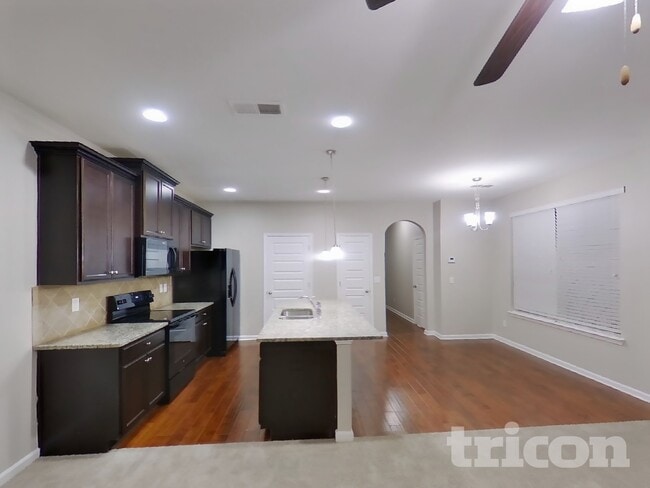 Photo - 394 Lossie Ln