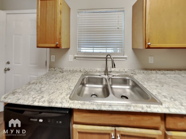 Photo - 1685 Camden Forrest Way