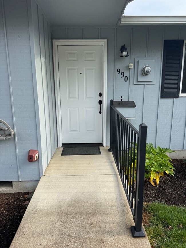 Photo - Available now!!! Beautiful Springfield Con...