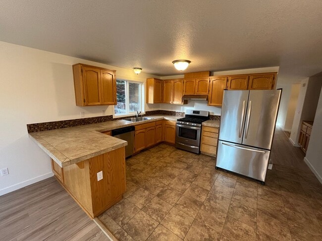 Photo - 3 Bed/2 Bath Single Level Home in NE Bend - Near St. Charles