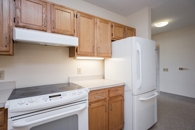Building Photo - York Street Properties Rental
