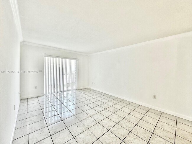 Photo - 4275 NW S Tamiami Canal Dr Unidad 2-104