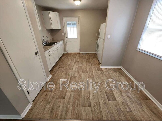 Photo - 7925 E Lambert Ave