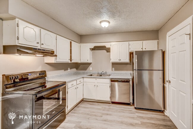 Photo - 121 Meadowgreen Dr