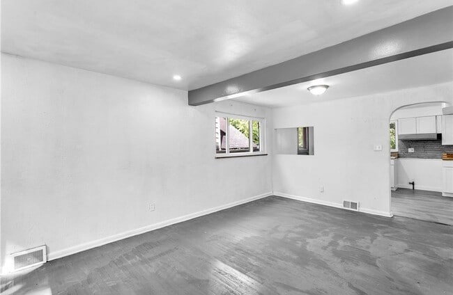 Photo - 3111 Mary St