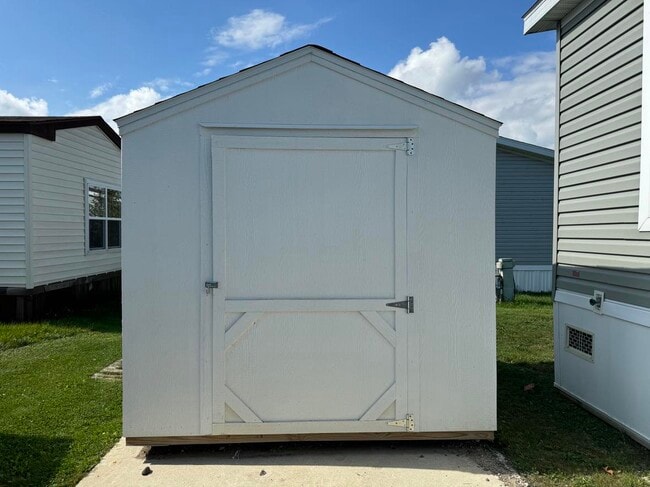 Photo - 48571 Lakeview Cir