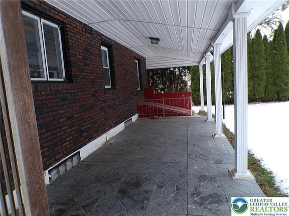 Photo - 2250 Siegfried Ave