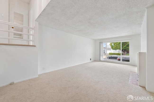 Photo - 85 Dorchester Dr