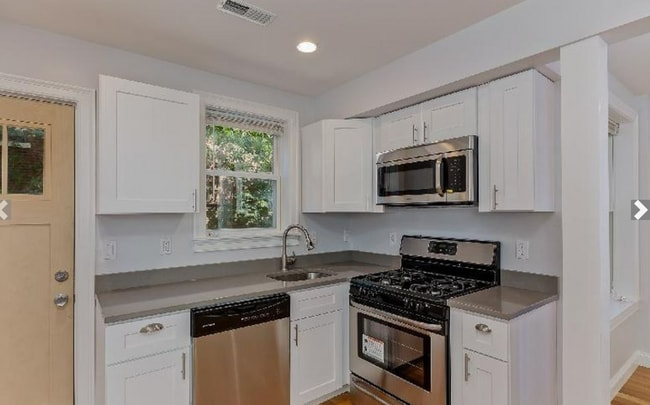 Photo - 719 Parker St Unit 2