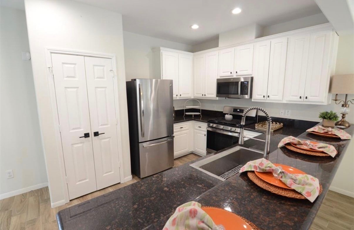 Photo - 2201 Naomi St