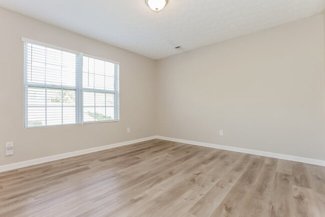 Photo - 6050 Flagstaf Walk