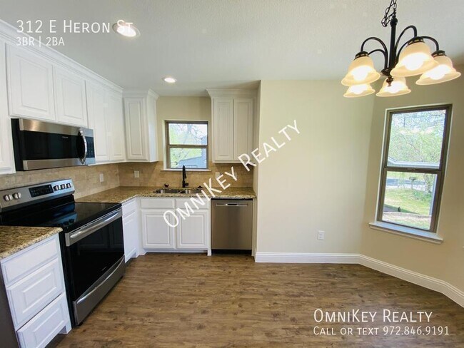 Photo - 312 E Heron St