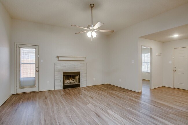 Photo - 3113 99th St