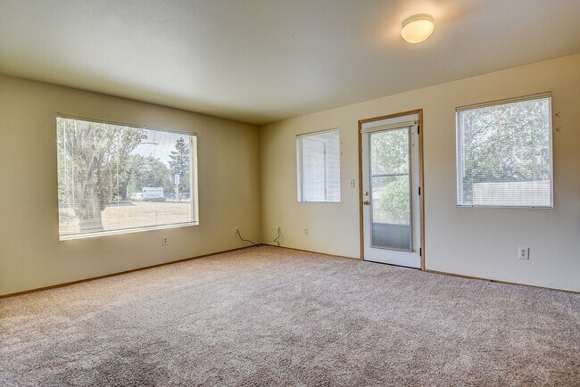 Photo - 340 SE Midway Blvd Unit #102