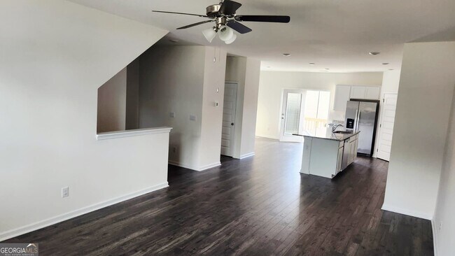 Photo - 969 Cades Walk