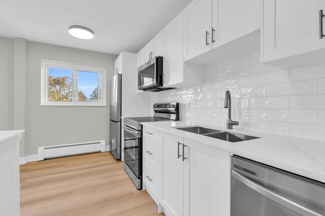 Photo - 437 Hazel St