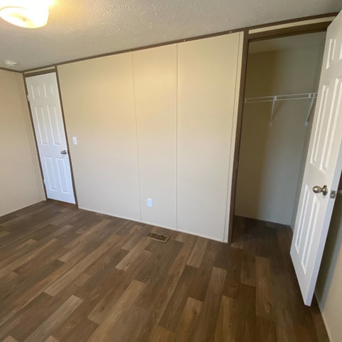 Photo - 115 English Ln
