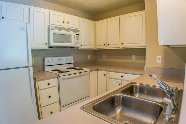 Photo - 624 Ivy Glen Dr