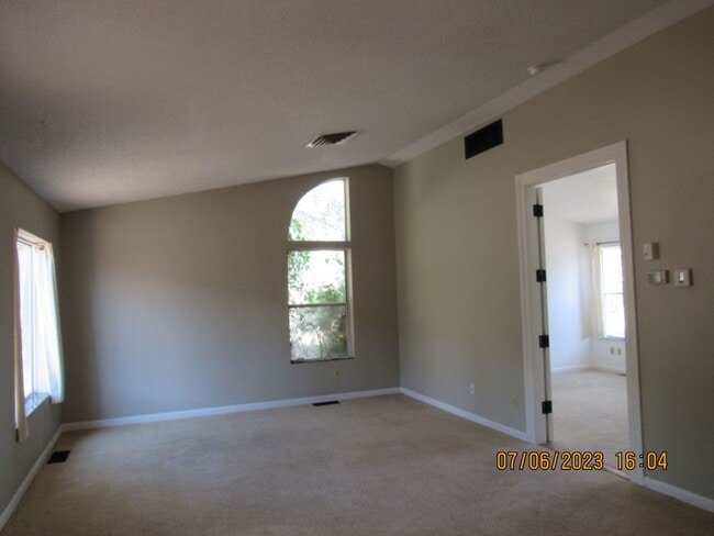 Photo - COMFORTABLE, SINGLE FAMILY HOME!