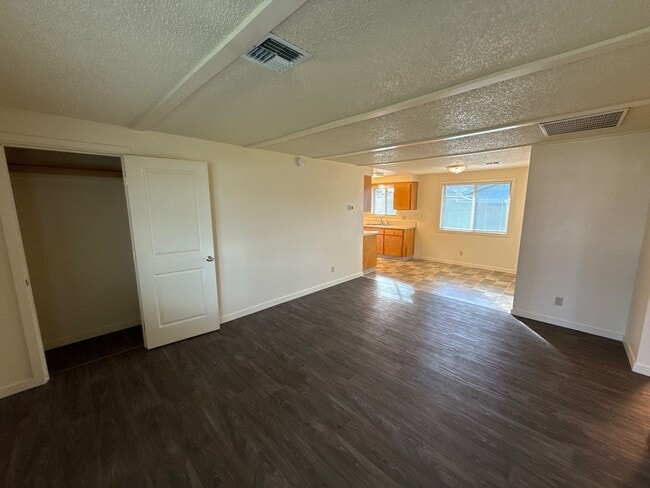 Photo - 411 E 3rd St