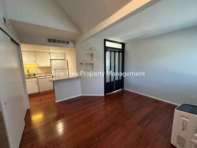 Photo - "Charming One Bedroom in Lakewood" Unit 210