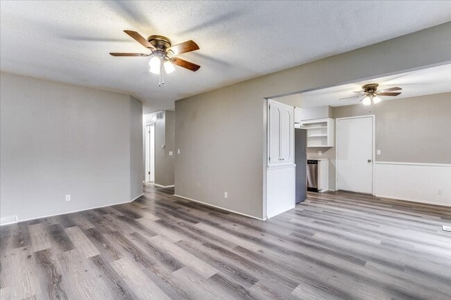 Photo - Beautiful Three Bedroom, One and a Half Bath