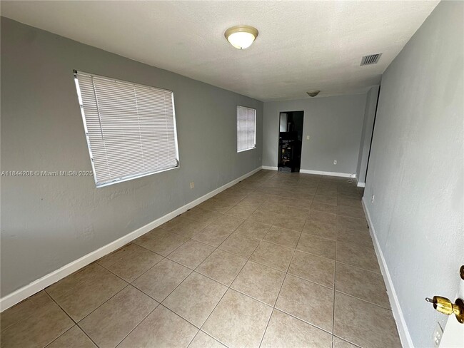Photo - 1330 NE 111th St Unit 1330