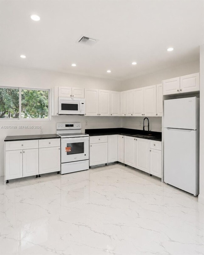 Photo - 901 NW 116th St