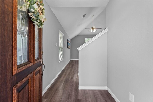 Building Photo - 207 Sea Breeze Dr Rental