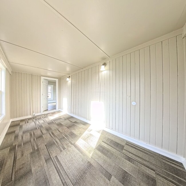 Photo - Newly remodeled 3 bedroom 2 bathroom home-Located in Jefferson