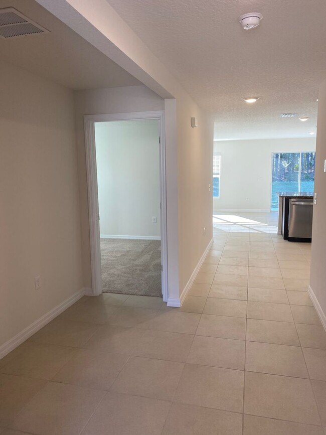 Photo - Desirable Lake Diamond Subdivision 3/2/2 **Won't Last**