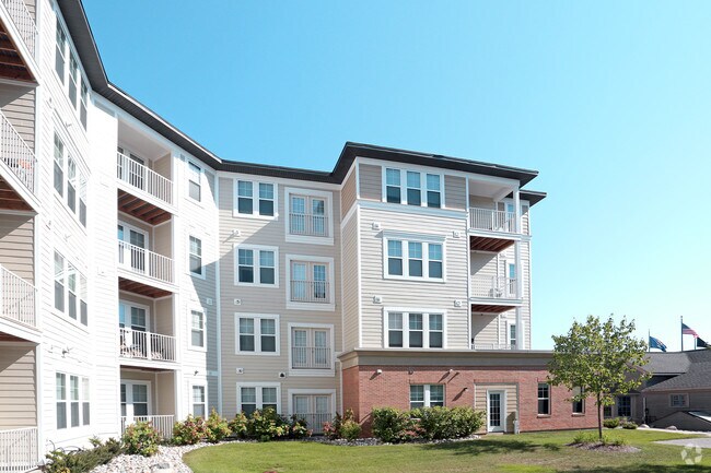 Auburn Square Apartments