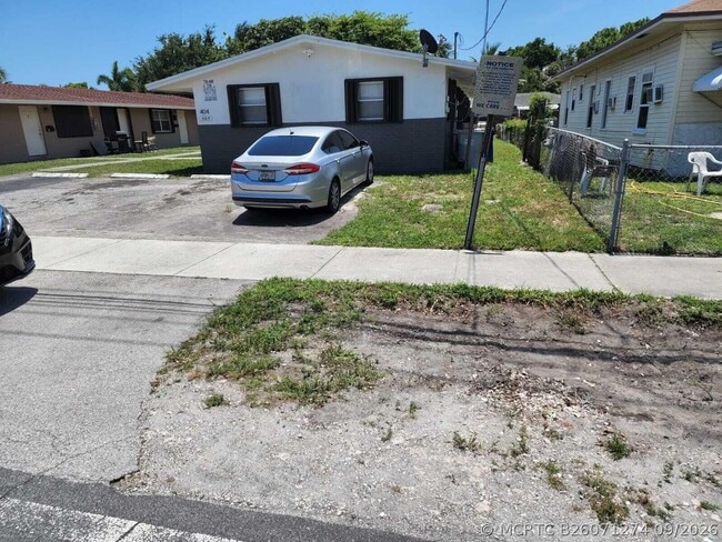 404 NE 4th St Unit 1