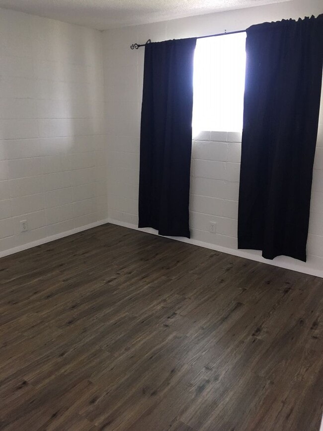 Photo - Renovated 2 bedroom! Great Location!