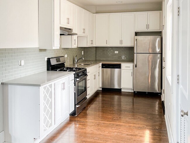 Photo - 5156 N Leavitt St