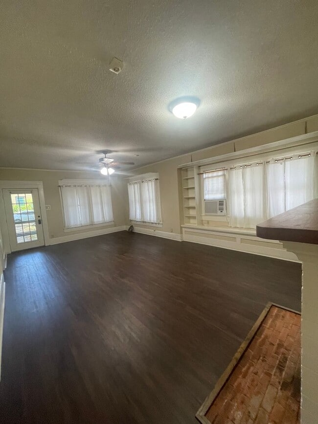 Photo - Charming 3-Bedroom Home with Office Near D...