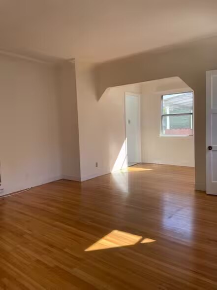 230 4th Ave