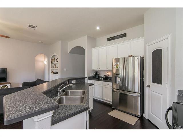 Photo - 212 Creekwood Dr House