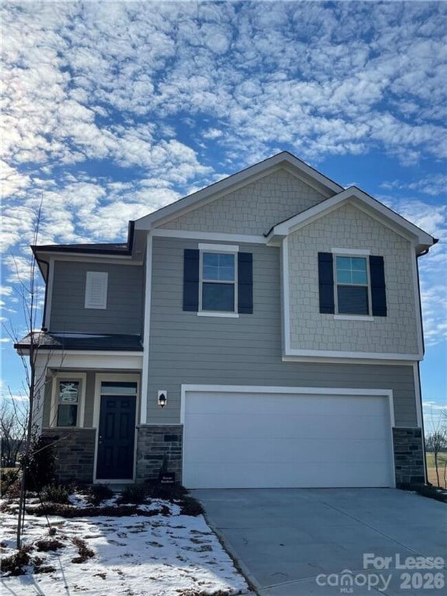 Building Photo - Available for immediate move in!