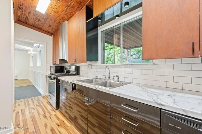 Photo - 118 Wedgewood Dr