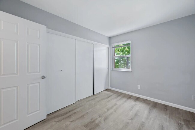 Pineview Apartments